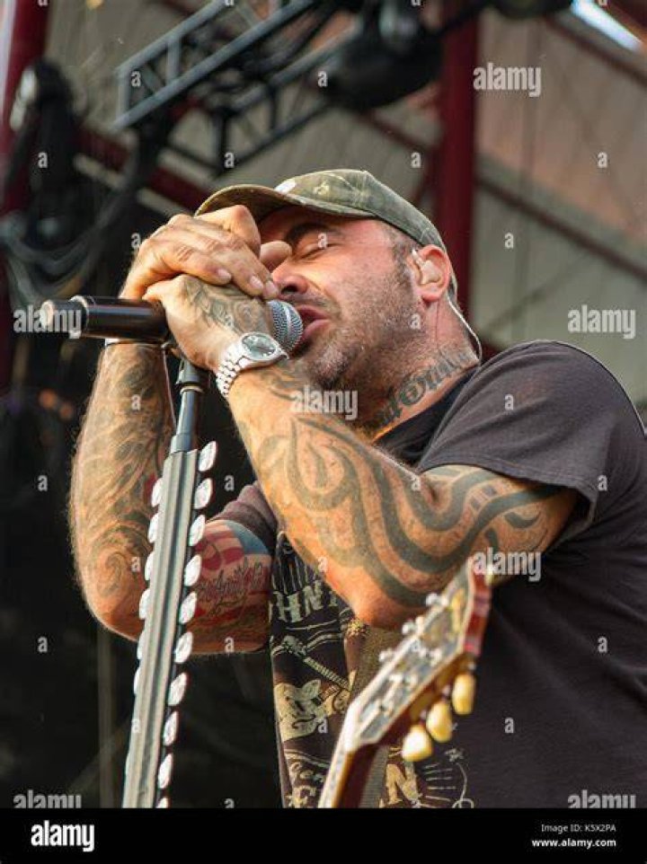 Aaron Lewis: A Glimpse into His Relationships
