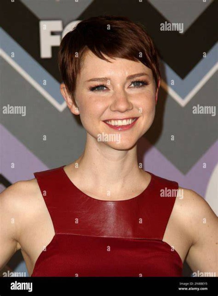 Valorie Curry Hot: The Rising Star of Hollywood